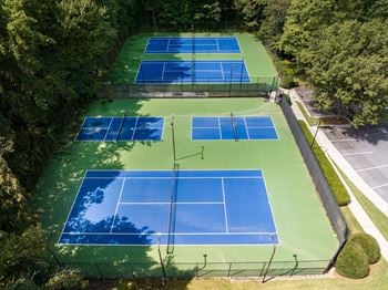 Tennis & pickle ball courts